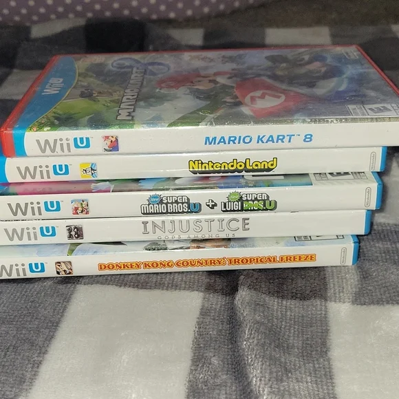 Nintendo Wii U Game Bundle Mario Mariokart DC Injustice Nintendoland Donkey Kong